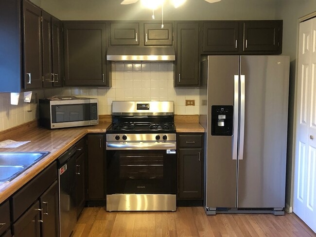 Photo - 63 Sandhurst Rd