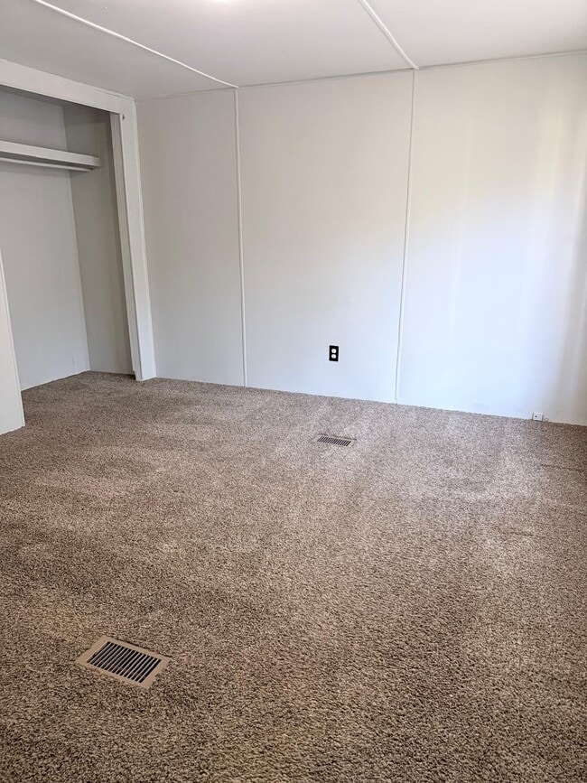 61 Oakwood Cir