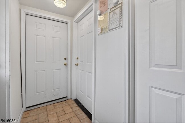 Photo - 1290 Baker St