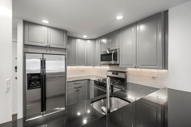 Photo - 417 Ellery Ct Unit 417