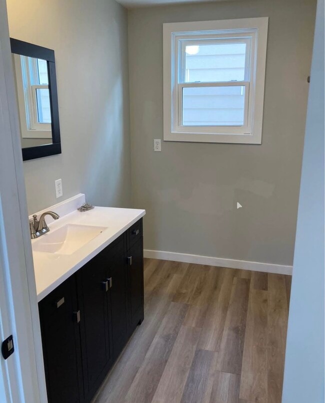 Photo - 221 1st St NW