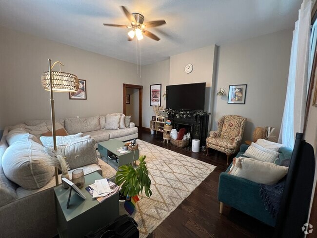 Building Photo - 711 Greenup St Unit 1 Rental