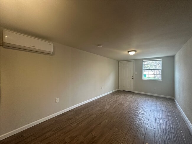 Photo - 605 E Hunnicutt St Unidad A