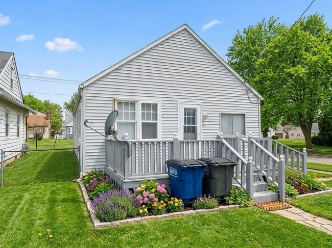 Photo - 4726 Burnham Ave