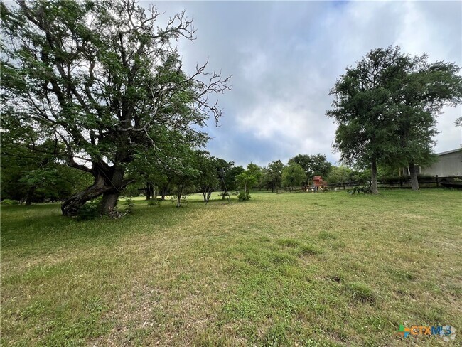 Building Photo - 735 Oak Meadows Rental