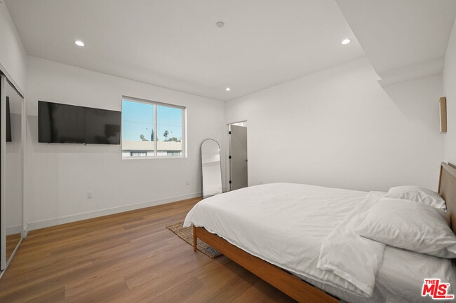 Photo - 13694 Erwin St