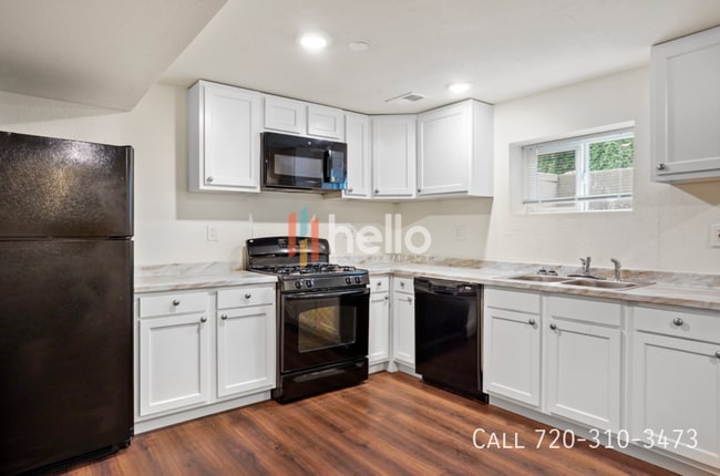 Building Photo - 982 S Sheridan Blvd Unit 10 Rental