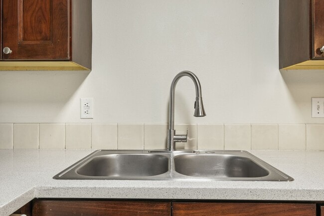 Photo - 12221 SE Steele Unidad 12225