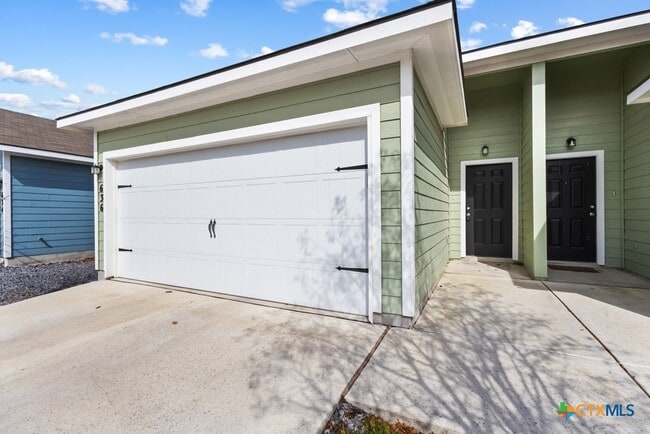 Photo - 636 Heathers Wy