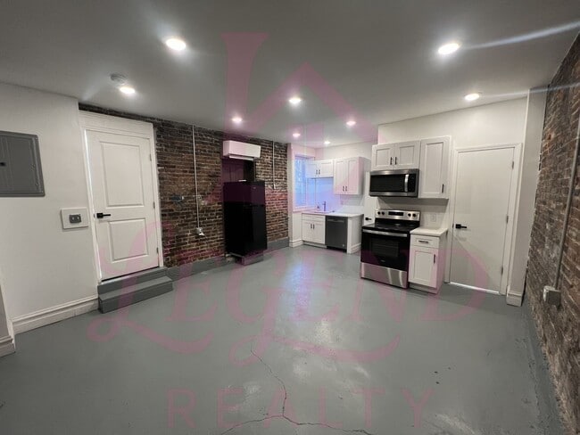 Building Photo - 2615 Victor St Unit Carriage 1F