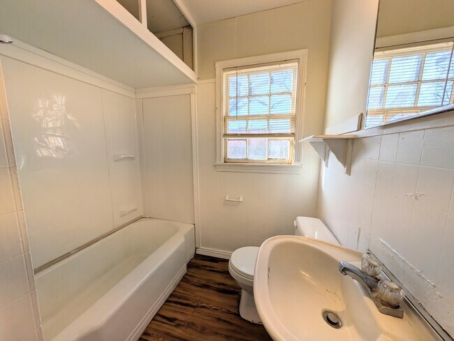 Photo - 2823 33rd St