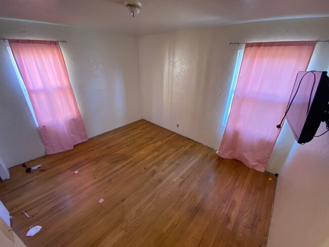 Photo - Two Bedroom Apartment on 24th and W 2nd Ave