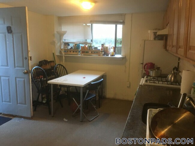 Photo - 3 President Terrace Unit B
