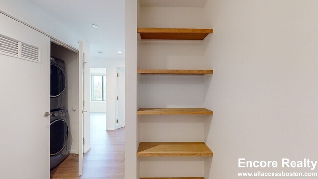 Building Photo - 345 Harrison Ave Unit 565