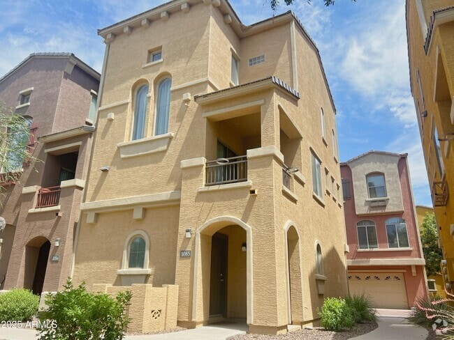 Building Photo - 900 S 94th St Rental