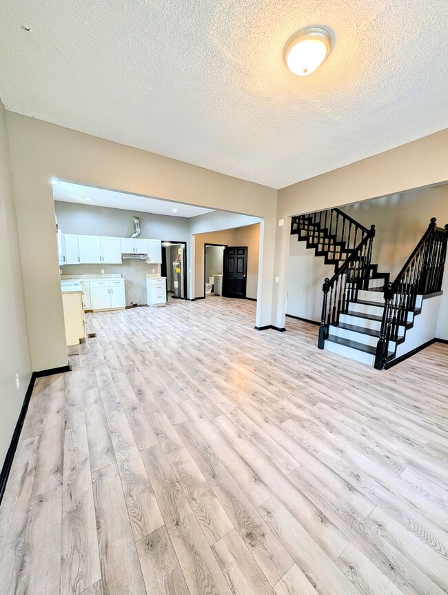 Photo - 1711 Stratford St