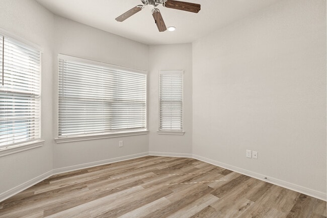 Photo - 301 W Panther Way Unidad 904
