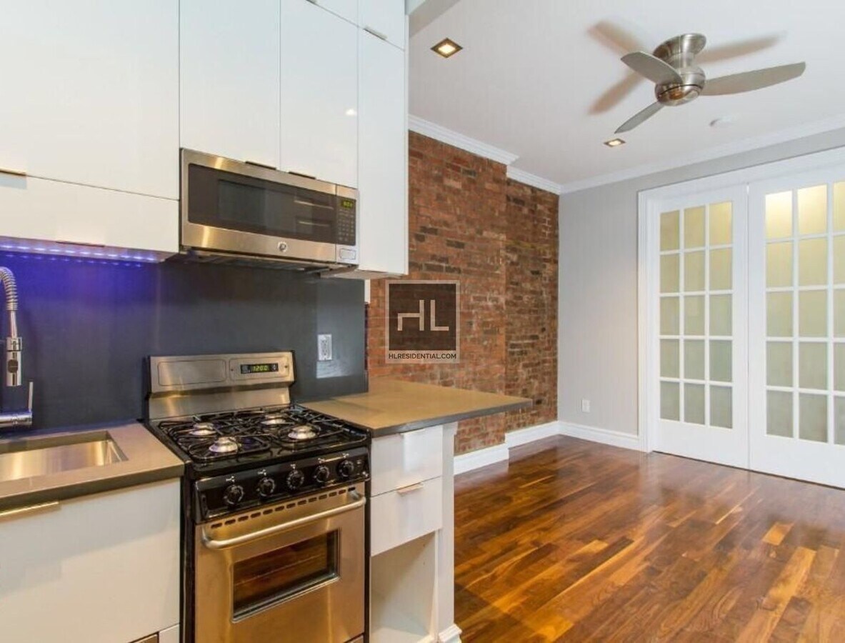 MOTT ST. - MOTT ST. Unit 11