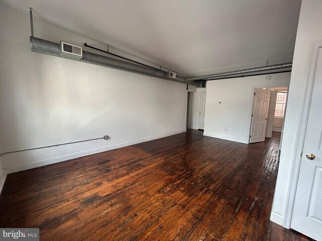 36 Strawberry St