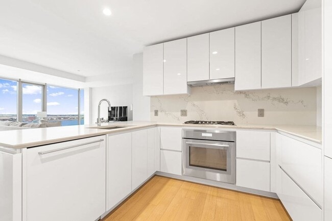 Photo - 135 Seaport Blvd Unidad 2201