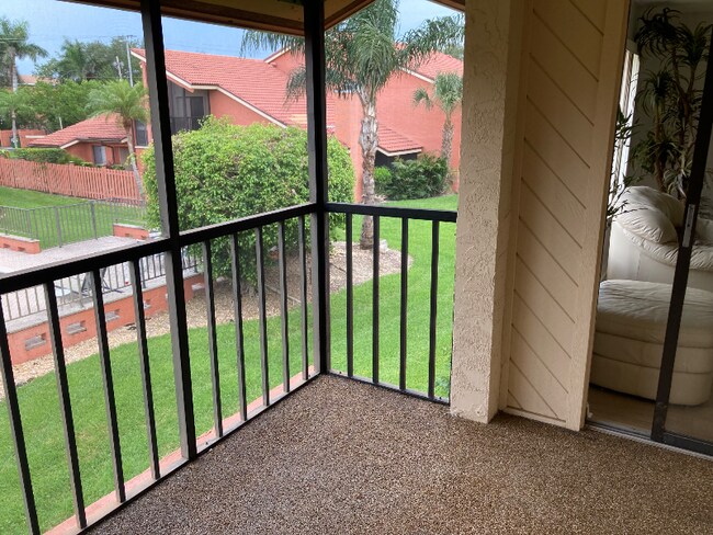 Photo - 114 Cypress Way E