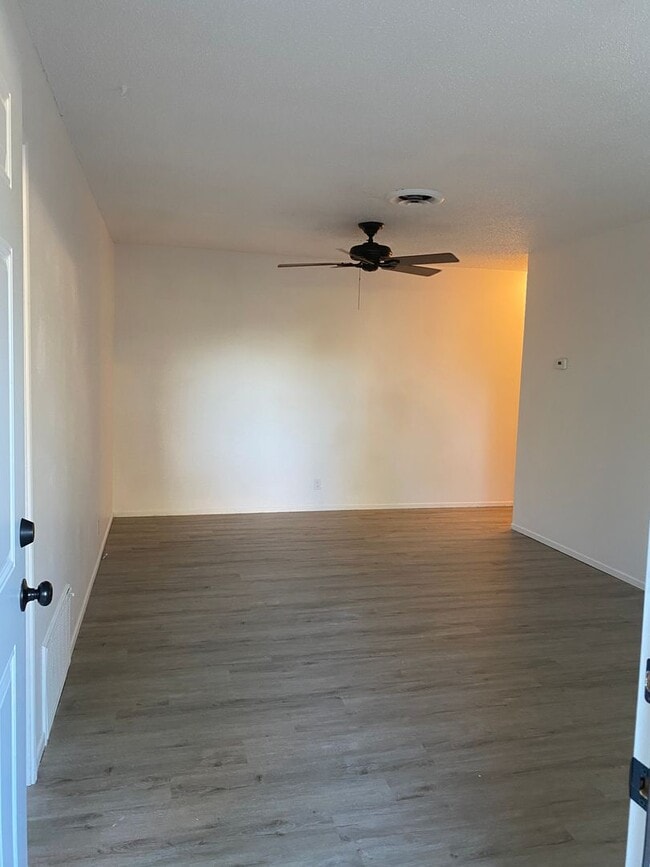 Photo - 2429 Mariposa Ave Unit 2429B