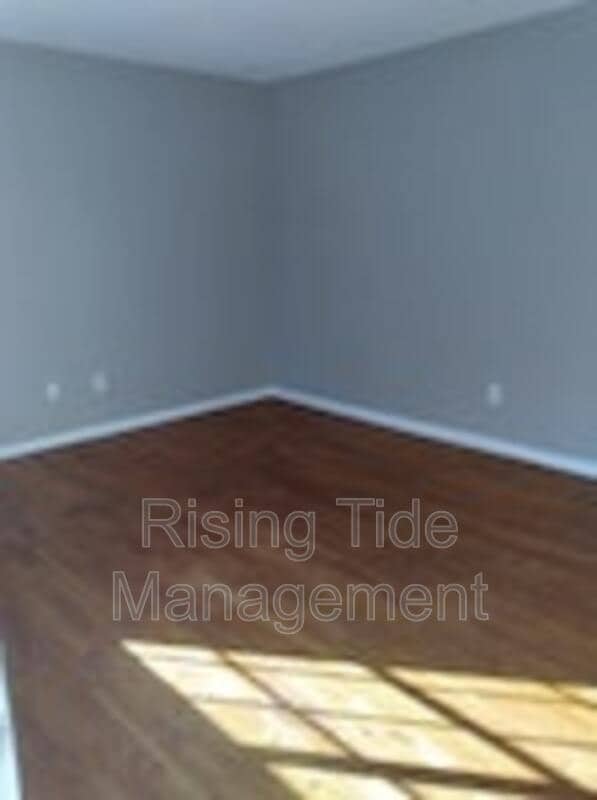 Photo - 428 21st Ave NE