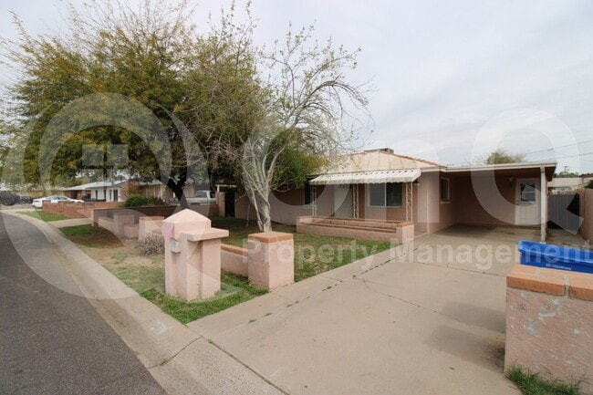 Photo - 2417 N 20th Dr House