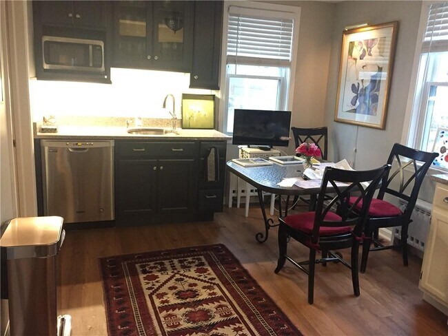 Photo - 62 Dixon St Unit 1