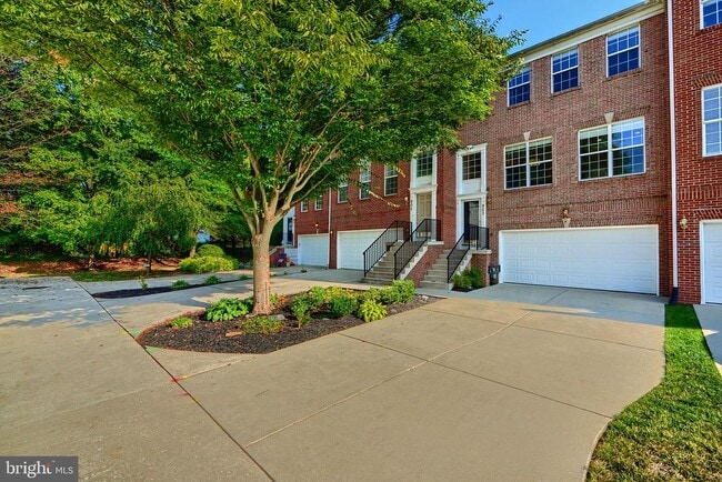 Building Photo - 903 Creek Park Rd Rental