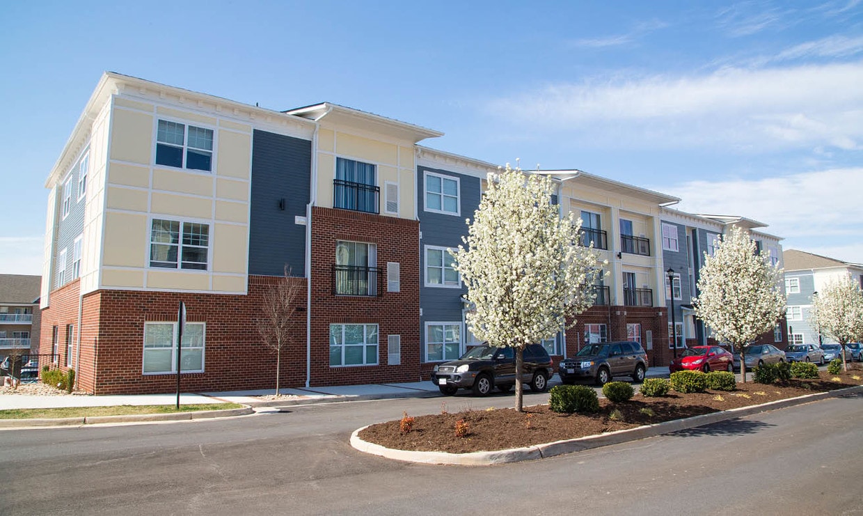 The Flats at Cornerstone (Student Housing) - The Flats at Cornerstone (Student Housing)