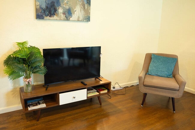 Photo - 240 E Hedding St Unit ID1364158P