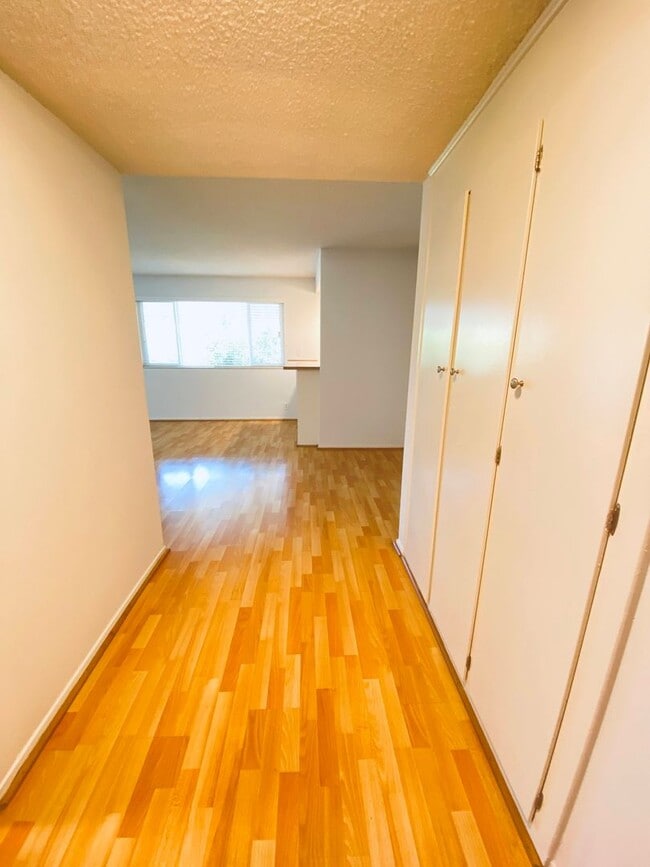 Photo - 1641 Veteran Ave