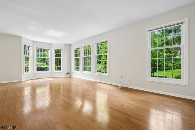Photo - 85 Laurelwood Ct