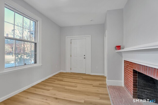 Photo - 192 Hartford Rd Unit B