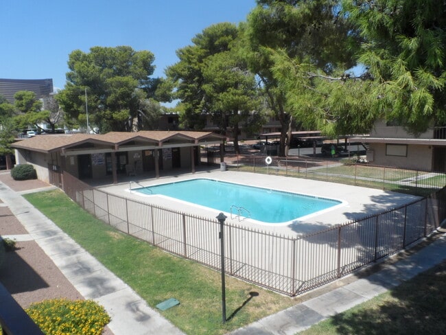 Building Photo - Affordable 1 Bedroom Condo in Central Las ... Unit 20