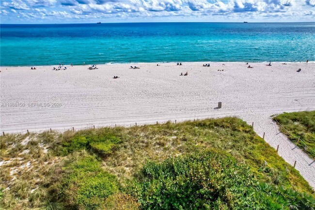 Photo - 2625 Collins Ave Unit 418