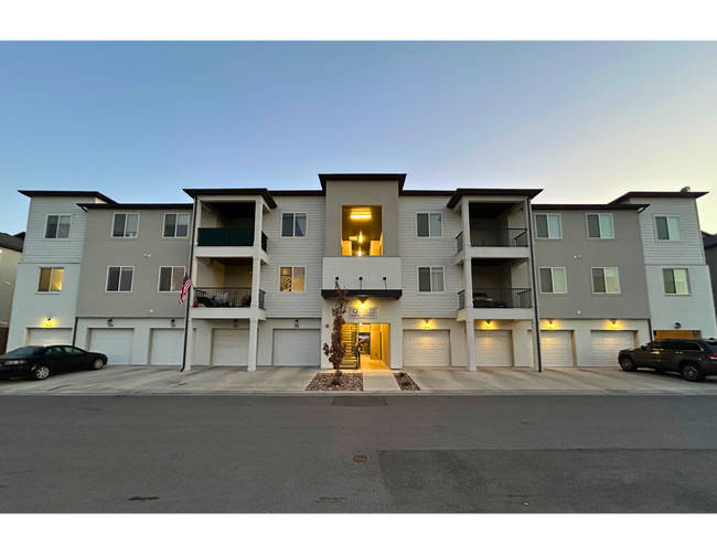 Building Photo - 3375 W 2010 N