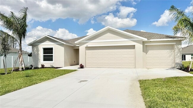 Building Photo - 329 Marta Dr