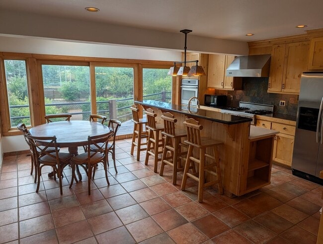 2833 Hackney Ct