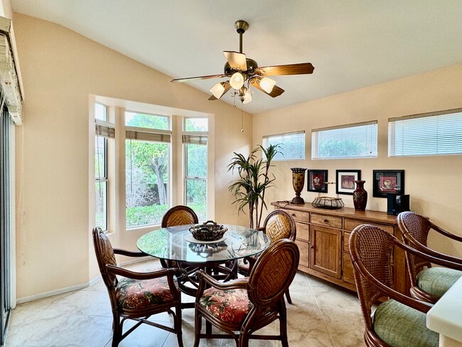 DINING AREA - 78376 Moongold Rd