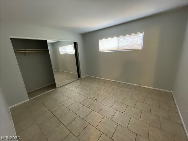 Photo - 3380 Brussels St Unit 4