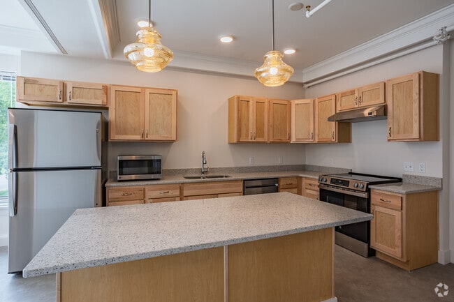 2BR, 2BA - 1130SF - Kitchen