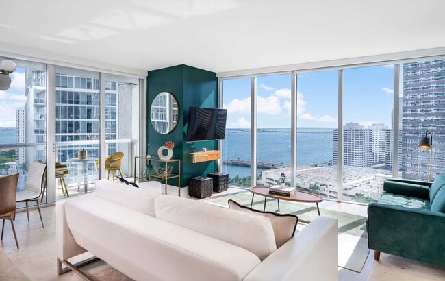 Building Photo - 485 Brickell Ave Unit ID1240489P