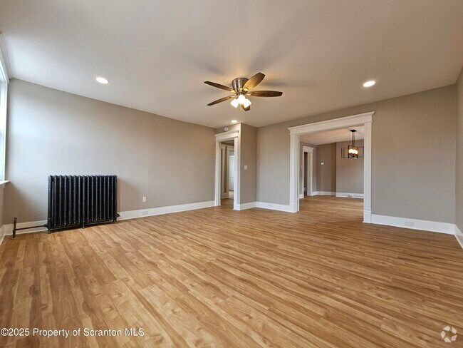 Building Photo - 218 S Franklin St Rental