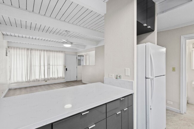 Photo - Renovated Tropic Gardens Town House for rent! Unidad 205