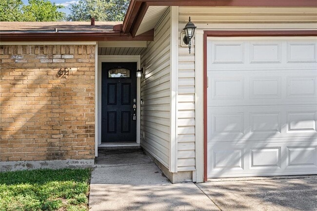 Photo - 621 Russet Valley Dr
