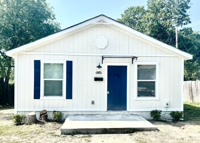 5609 Fernander Dr