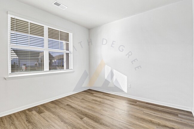 Photo - 120 Hiatus Ct