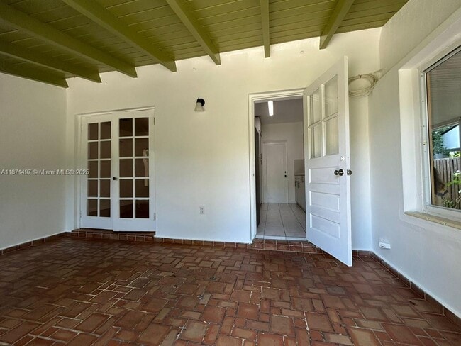 Photo - 1575 SW 12th Ave